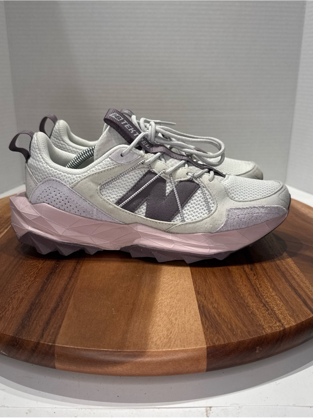 New Balance Tektrel Trail Hiking/Running Shoe Women’s Size 8.5 B Gray/Dark Ice